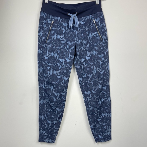 Athleta Trekkie North Jogger 4 Floral Print Blue Pants Travel Hike Loungewear - Picture 5 of 15